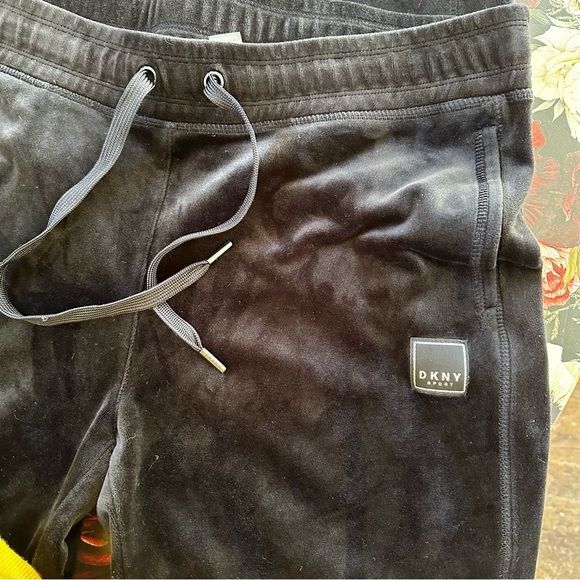 DKNY Velour Black Joggers Like New Medium - Picture 7 of 7